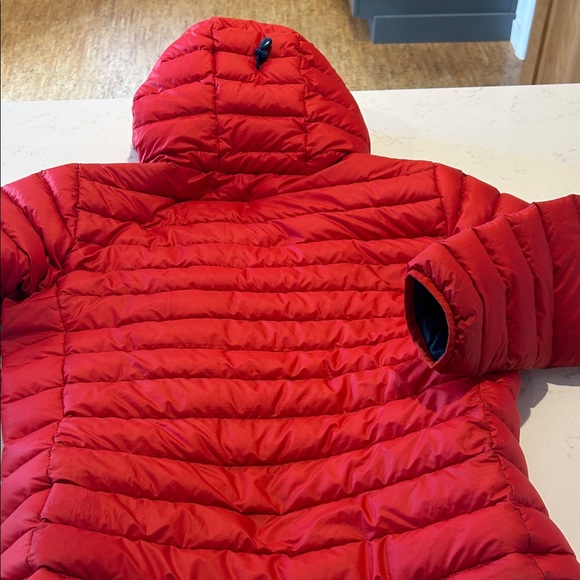 Men’s Patagonia Small Down Sweater Hoody - Picture 5 of 5